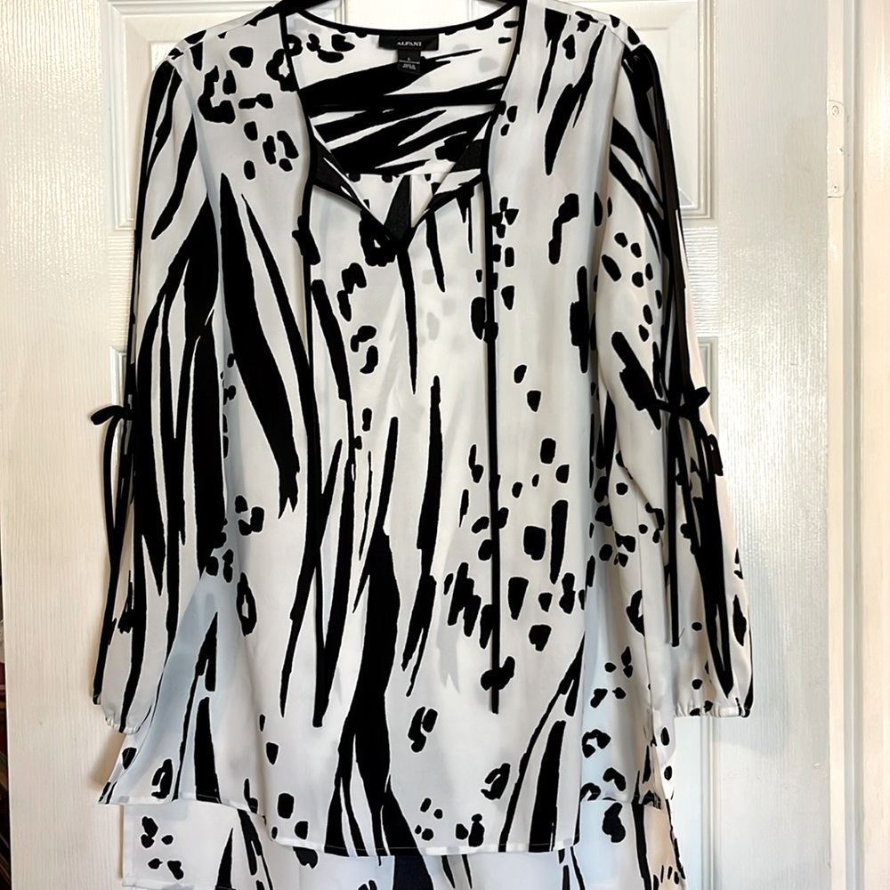 ALFANI ABSTRACTION Split-Sleeve Top L